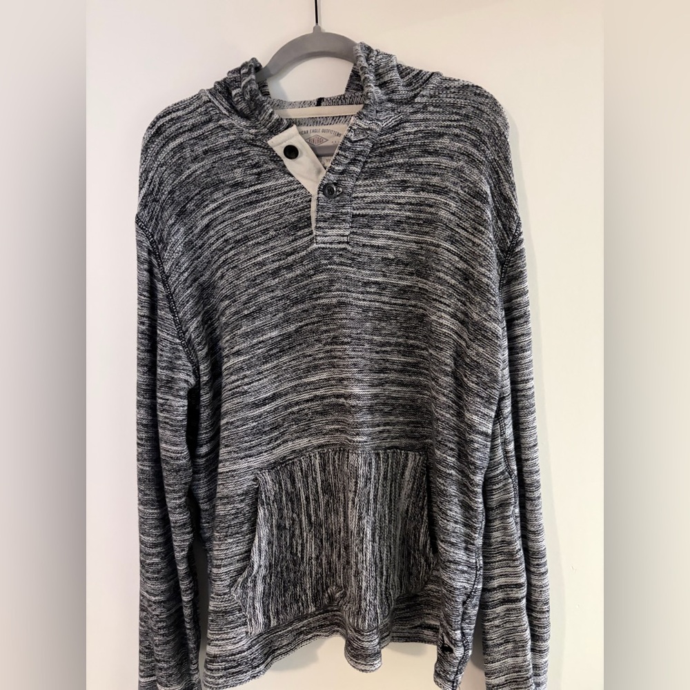 American Eagle Outfitters Black and White Knit Hoodie